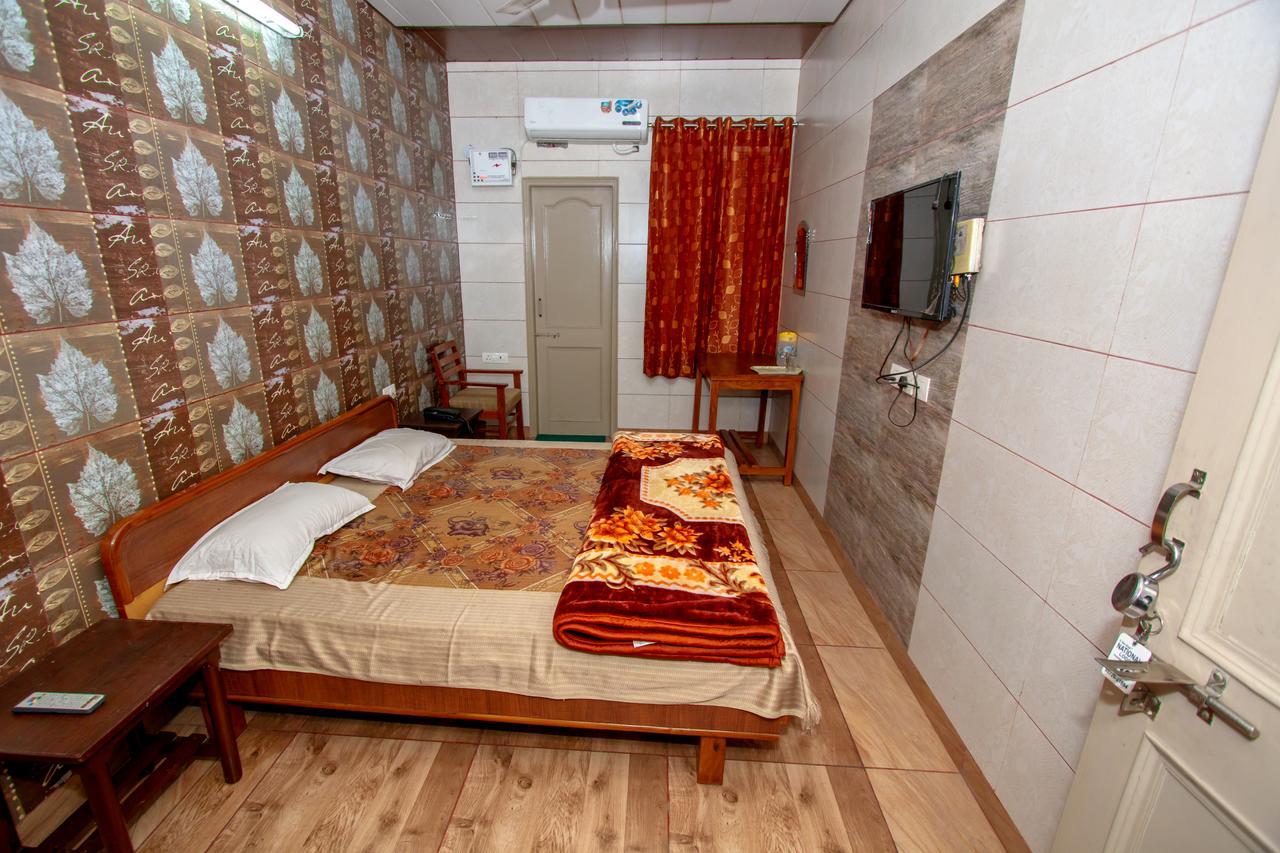 National Guest House Jalandhar Esterno foto