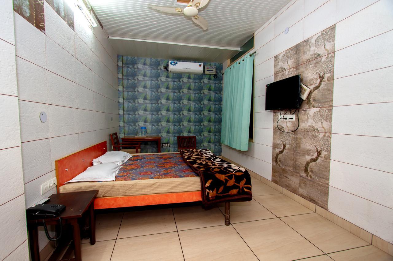 National Guest House Jalandhar Esterno foto