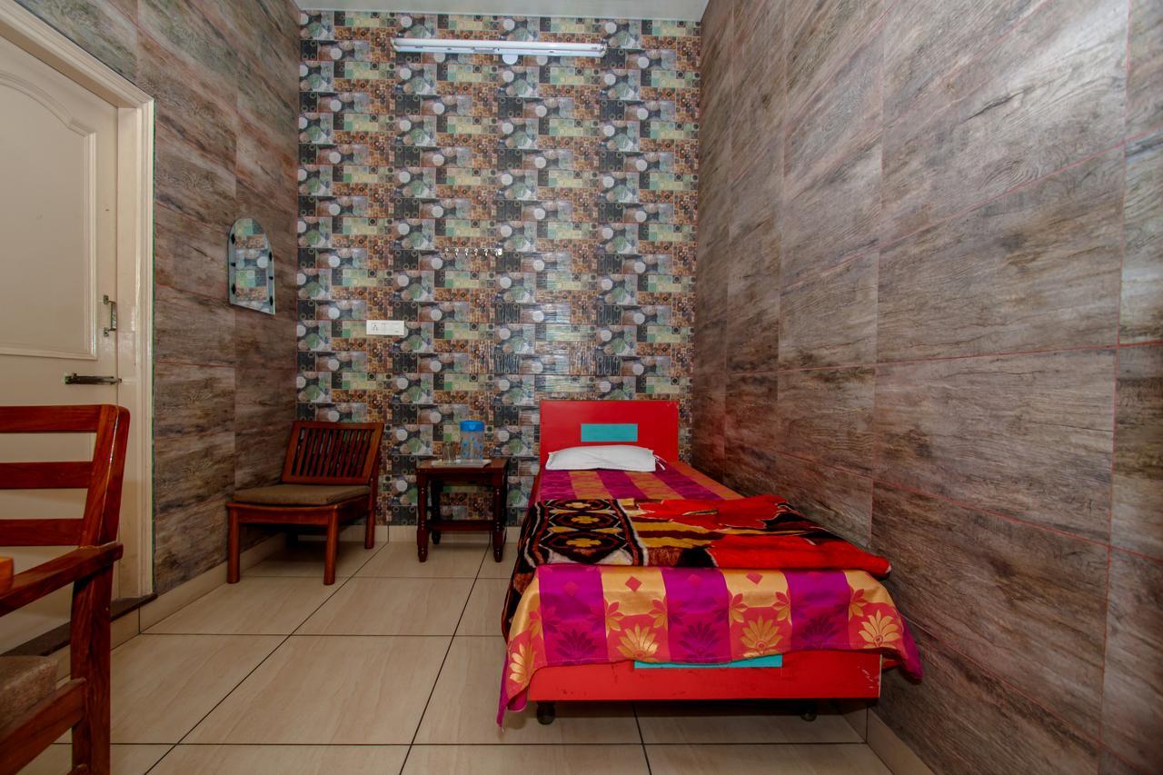 National Guest House Jalandhar Esterno foto