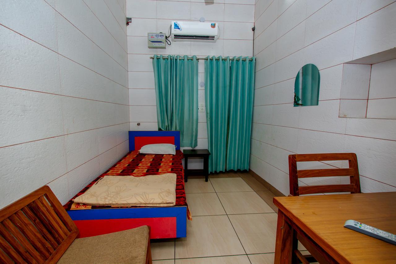National Guest House Jalandhar Esterno foto